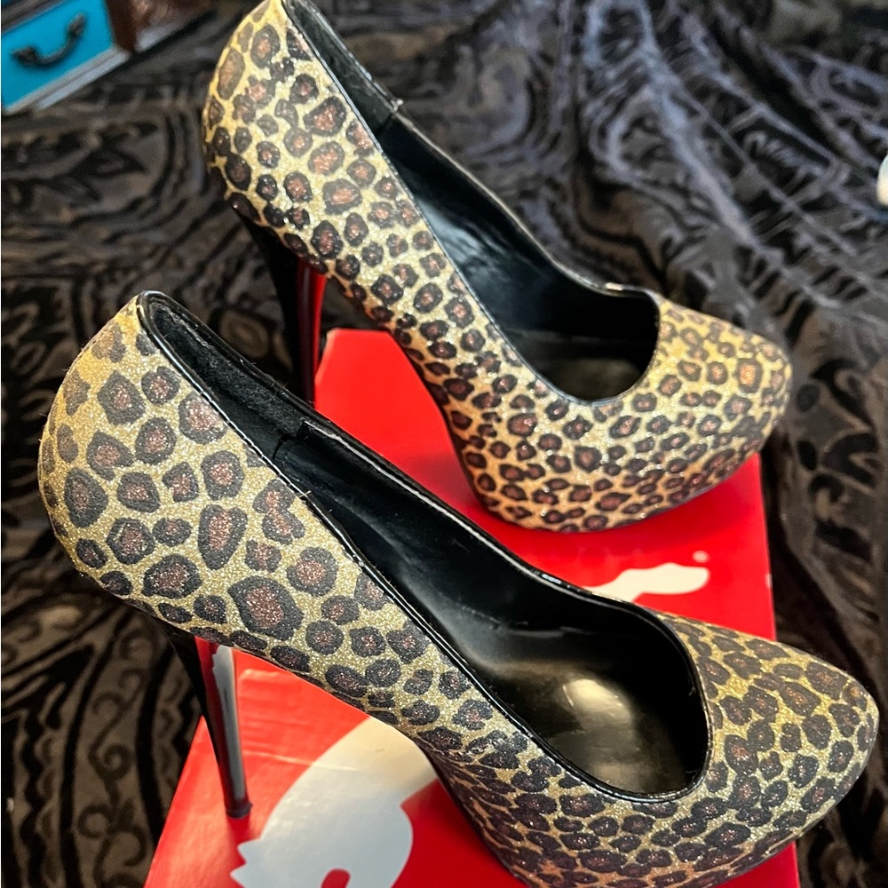 Sparkly Leopard Print High Heels -Shii By Journeys - image 4